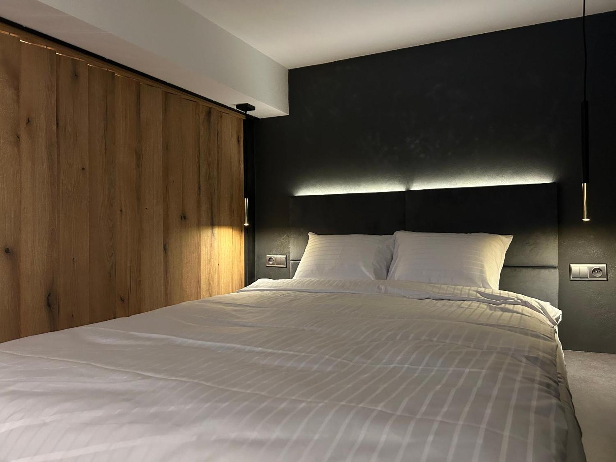 Leo Apartment Suite & Private Spa Zone - Old City Братислава Екстериор снимка