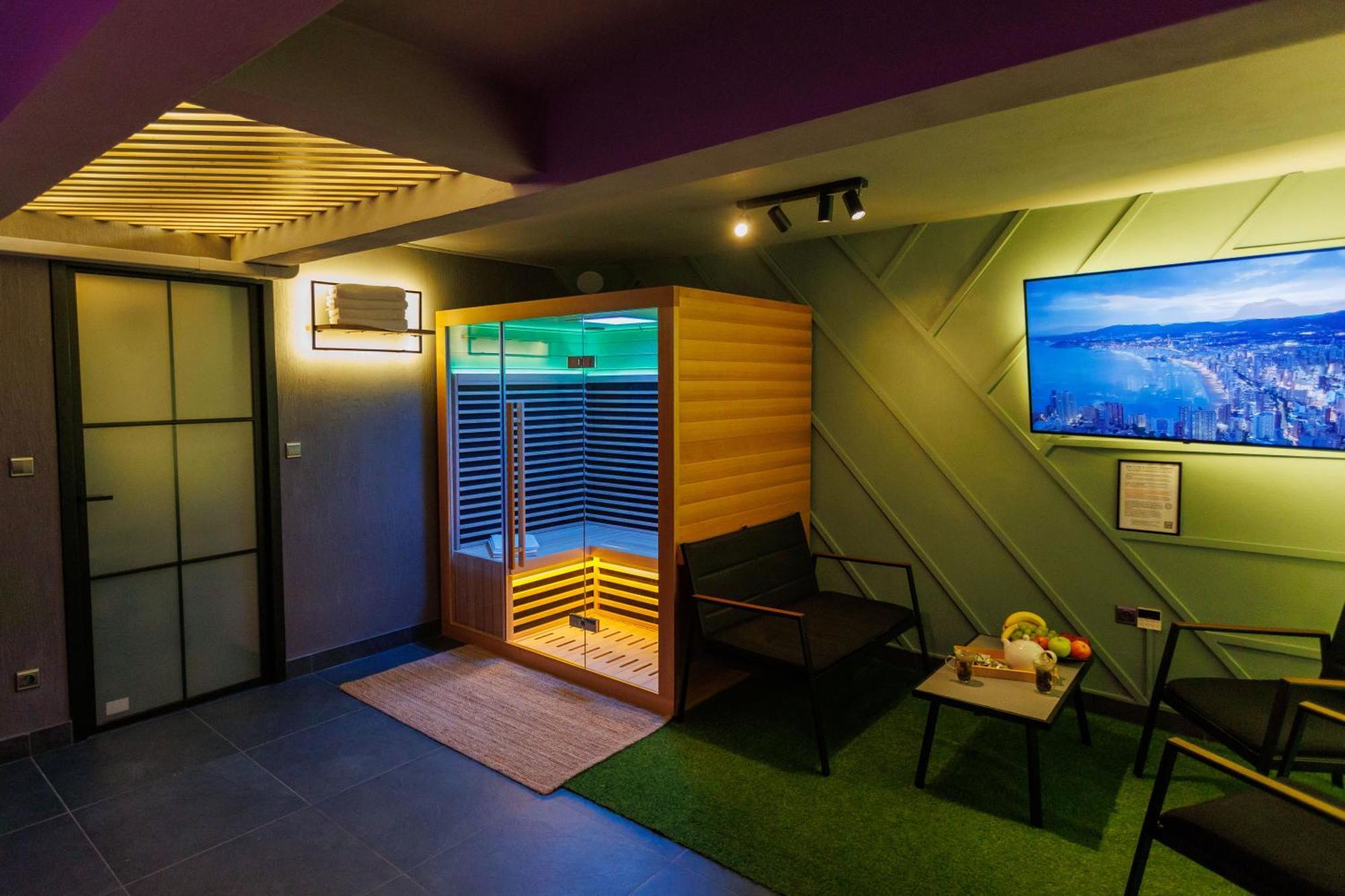 Leo Apartment Suite & Private Spa Zone - Old City Братислава Екстериор снимка
