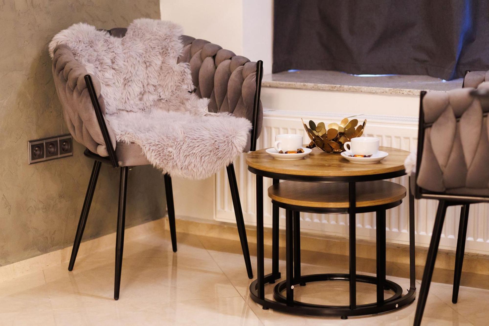 Leo Apartment Suite & Private Spa Zone - Old City Братислава Екстериор снимка