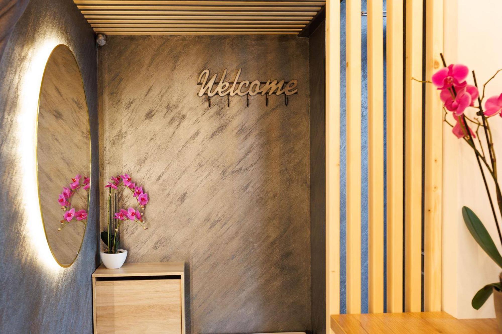 Leo Apartment Suite & Private Spa Zone - Old City Братислава Екстериор снимка