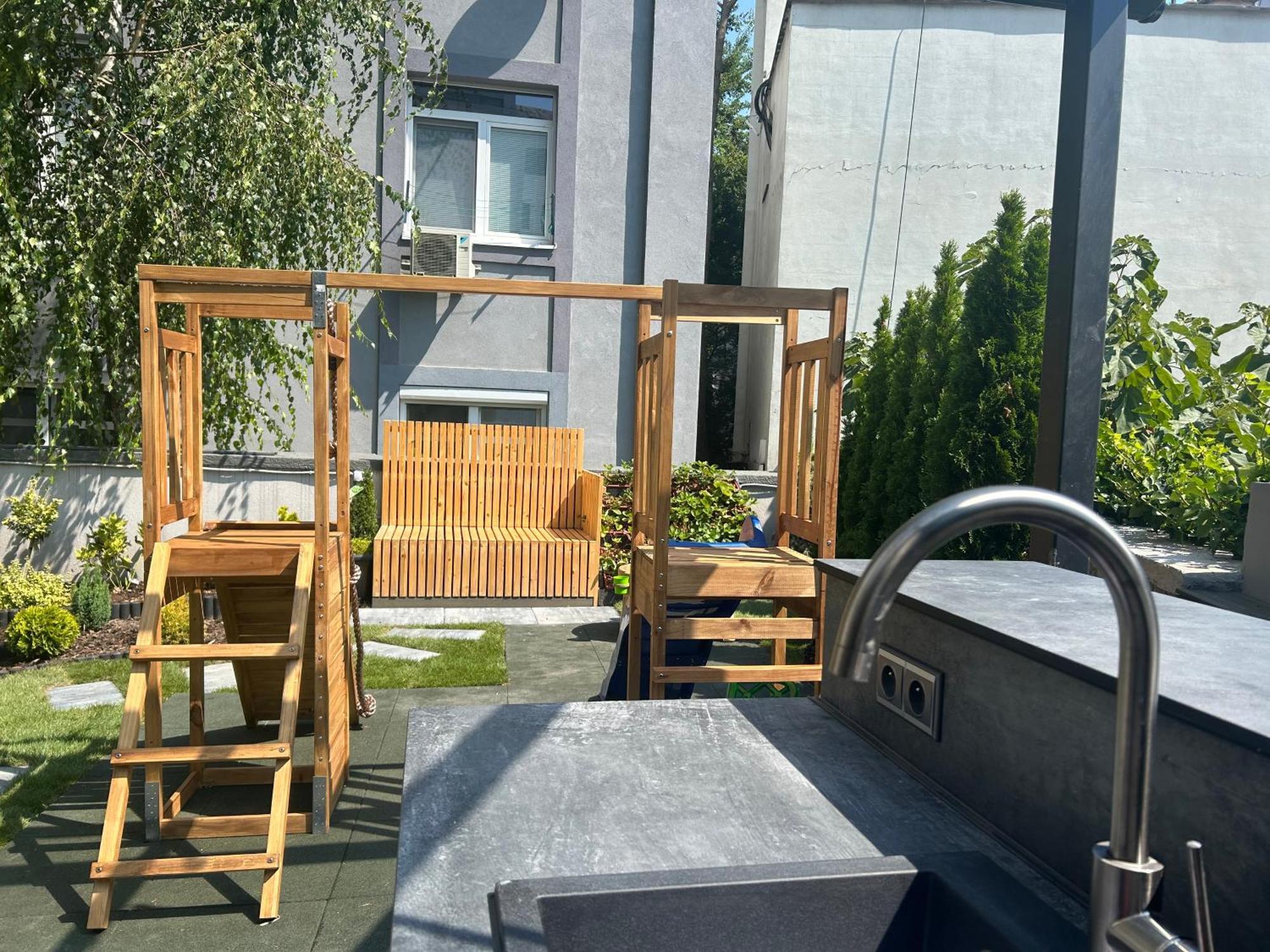 Leo Apartment Suite & Private Spa Zone - Old City Братислава Екстериор снимка