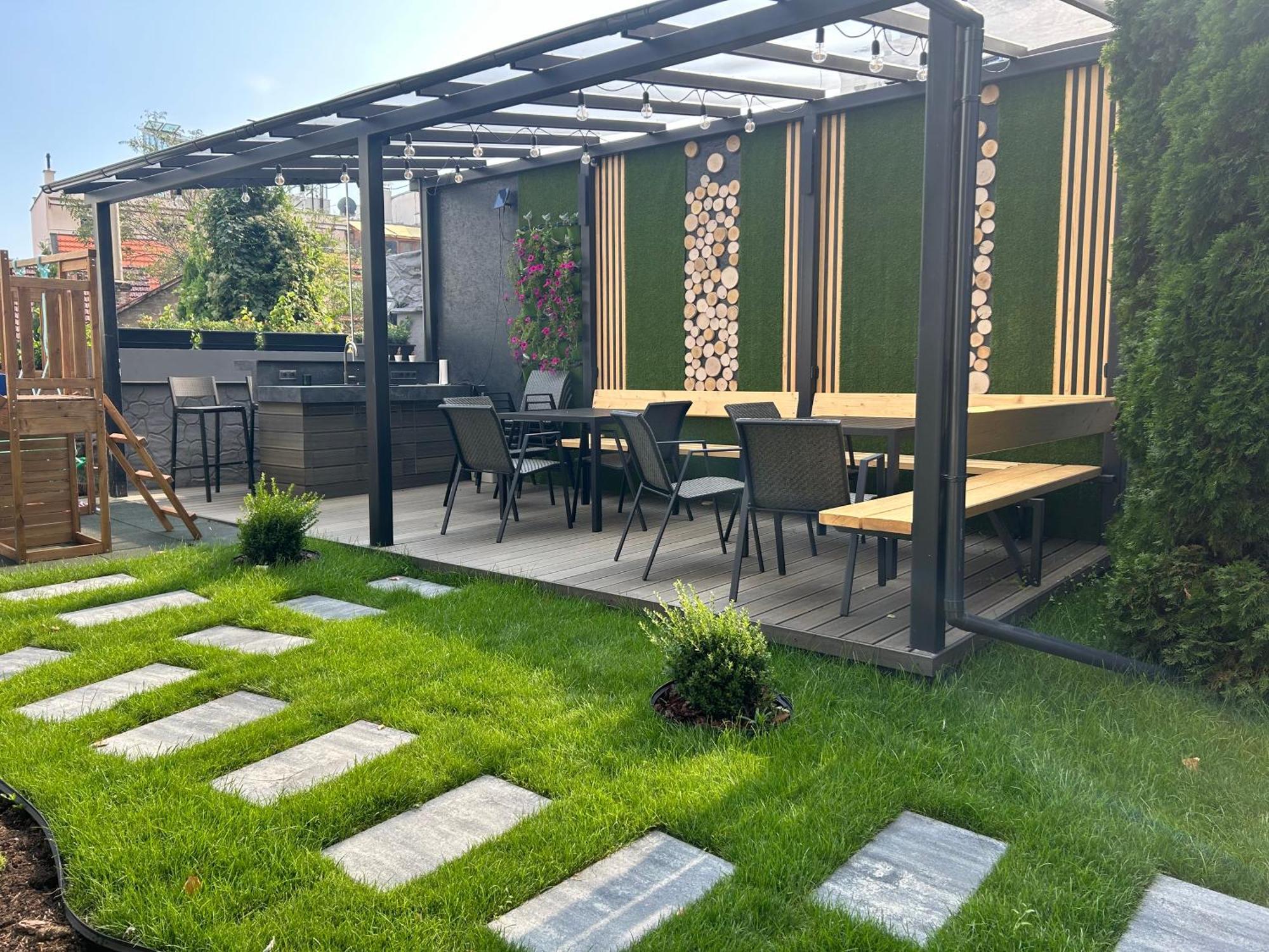 Leo Apartment Suite & Private Spa Zone - Old City Братислава Екстериор снимка